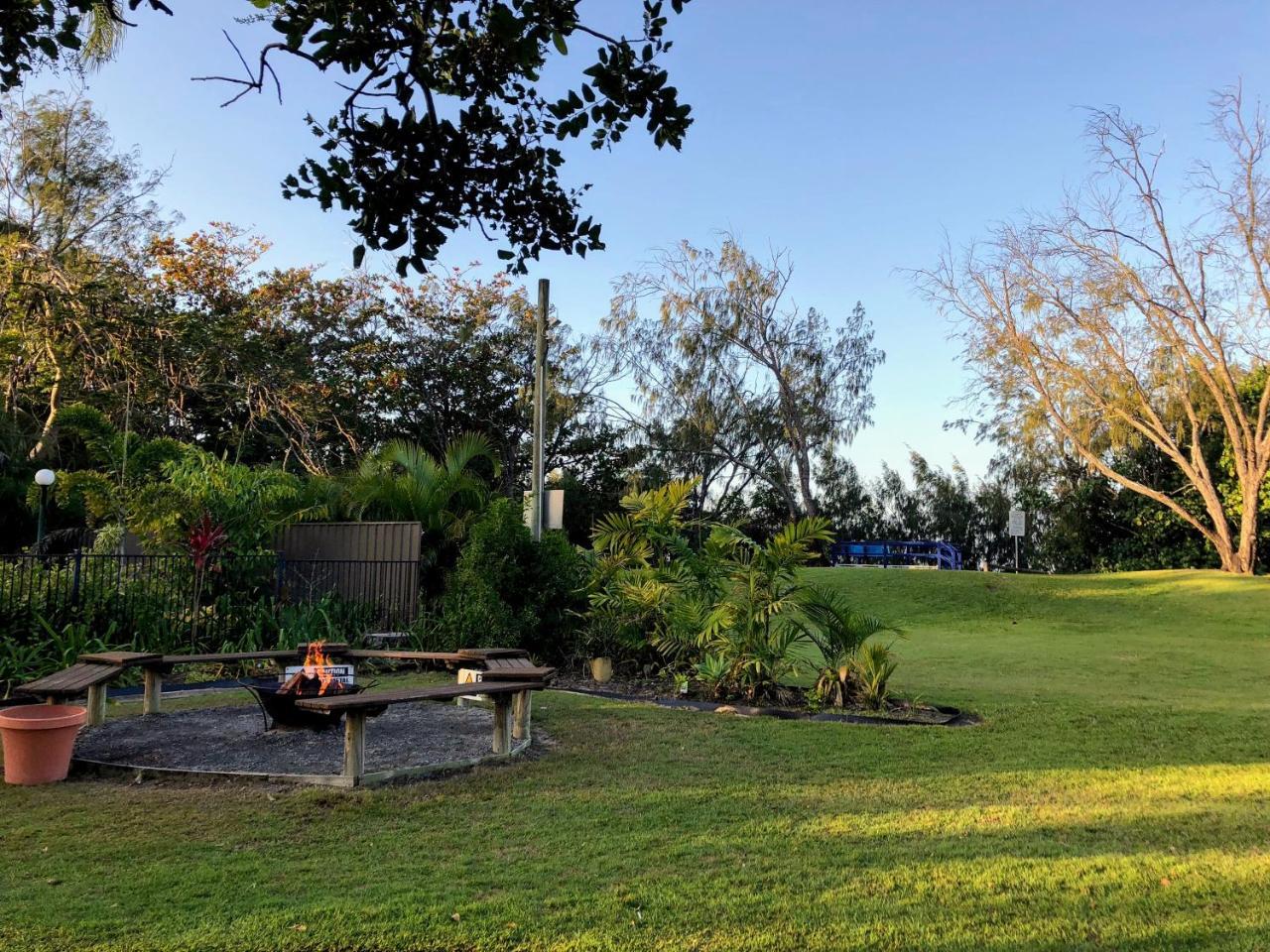 The Shores Holiday Apartments Mackay Bagian luar foto