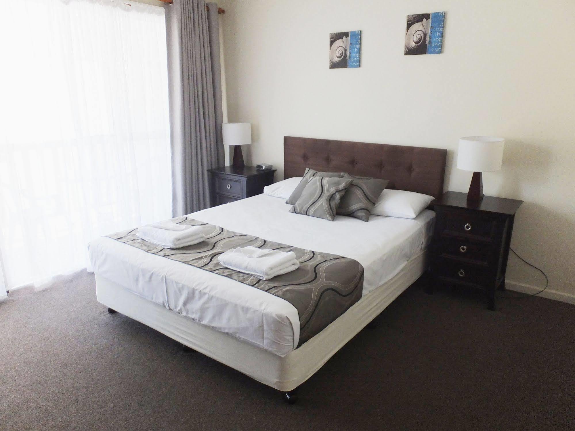 The Shores Holiday Apartments Mackay Bagian luar foto