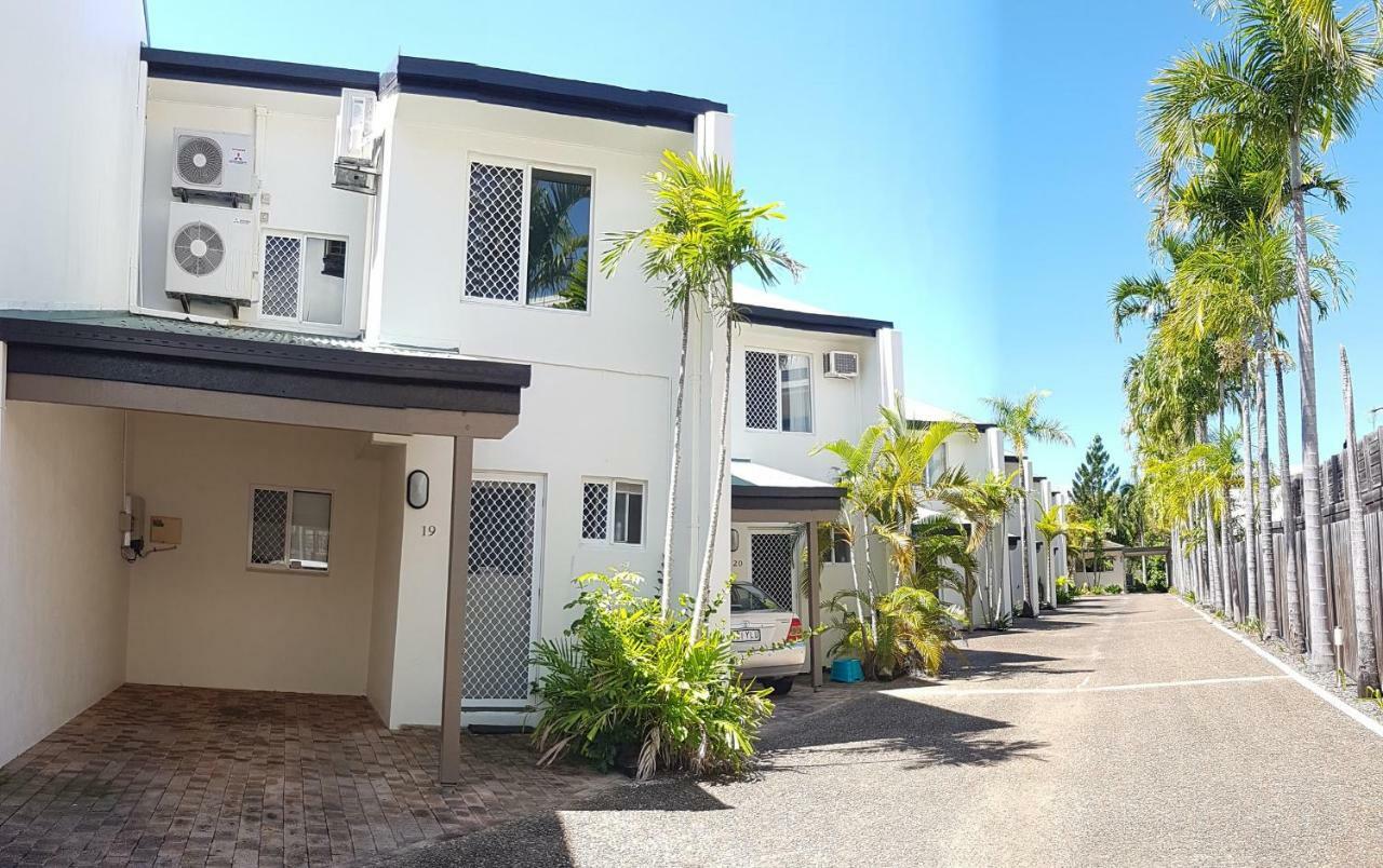 The Shores Holiday Apartments Mackay Bagian luar foto